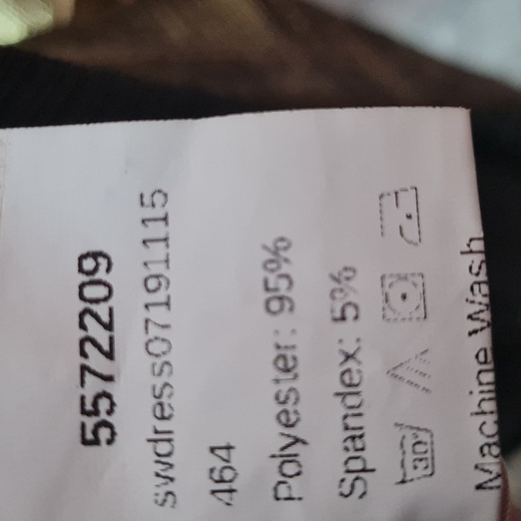 dress. - Picture 4 of 10